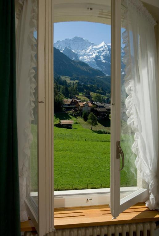 Hotel Berghaus Wengen Exterior photo
